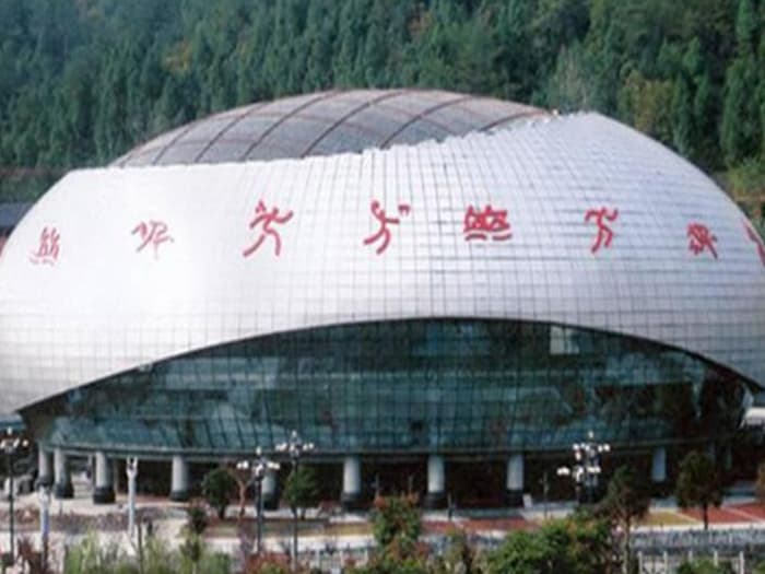 马鞍山体育中心球形网架加工安装